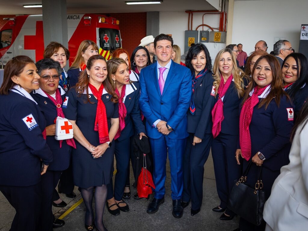 Samuel y Mariana dan inicio a la Colecta Nacional de la Cruz Roja 2025 en Nuevo León