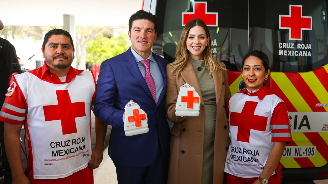Samuel y Mariana dan inicio a la Colecta Nacional de la Cruz Roja 2025 en Nuevo León
