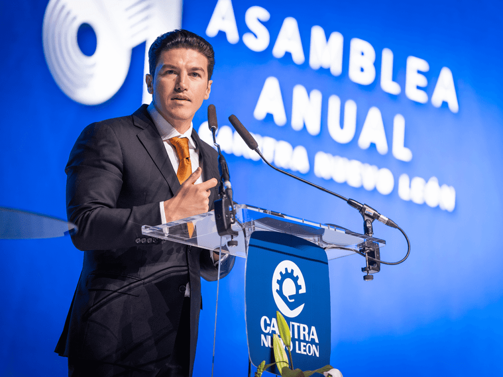 Acuden Claudia Sheinbaum y Samuel García a toma de protesta de la CAINTRA