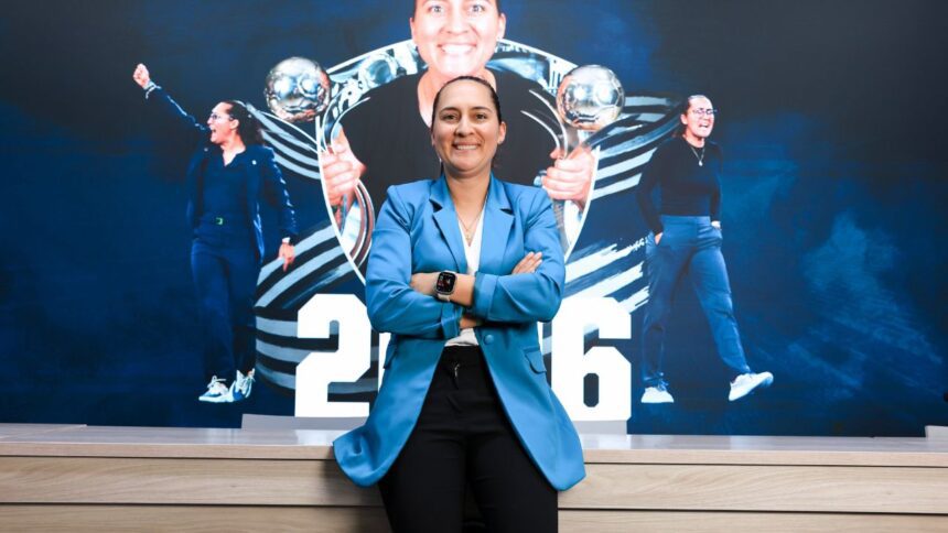 Amelia Valverde renueva con Rayadas hasta 2026 y busca el tricampeonato