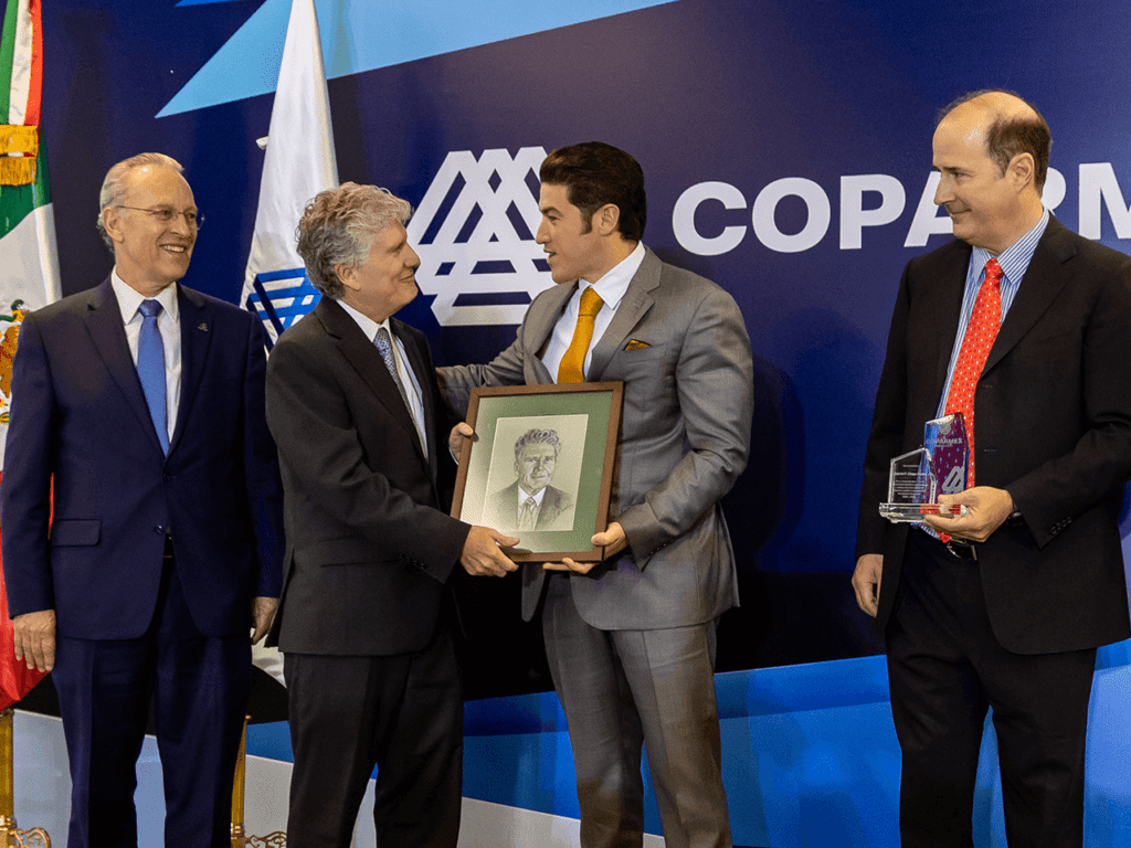 Asiste Samuel García a toma de protesta de nuevo presidente de COPARMEX