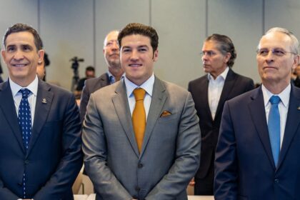 Asiste Samuel García a toma de protesta de nuevo presidente de COPARMEX