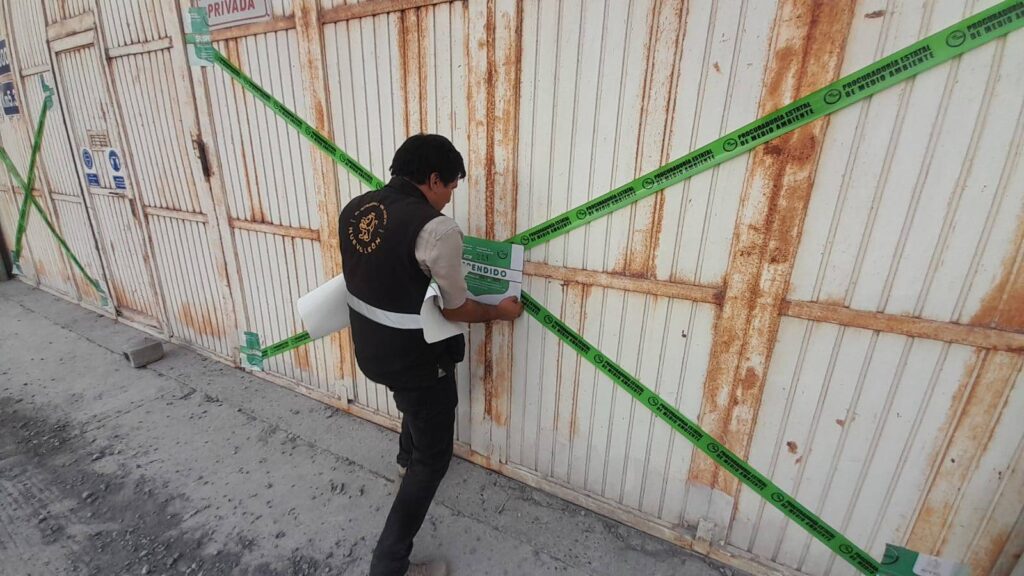 Cierran empresas contaminantes en Nuevo León por incumplimiento