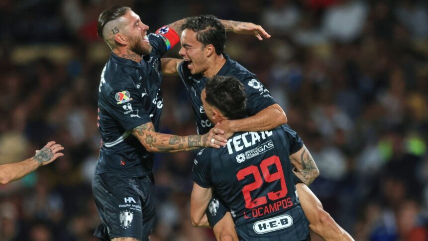 Rayados golea a Pumas con polémico arbitraje y llega la primera expulsión de Sergio Ramos en México por dar una patada