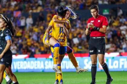 Tigres Femenil arrasa con Santos y firma goleada 5-0 en el Universitario