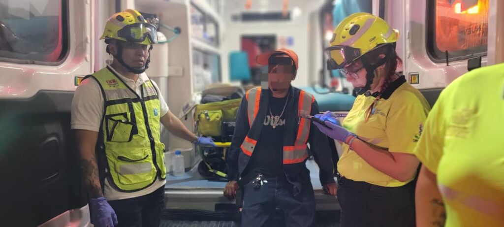 Tráiler choca contra tren en Monterrey en la colonia talleres; deja dos lesionados