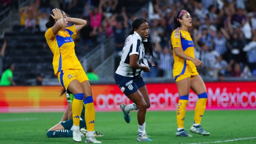 Con gol en tiempo de compensación, Rayadas avanza a semifinales tras vencer a Tigres Femenil