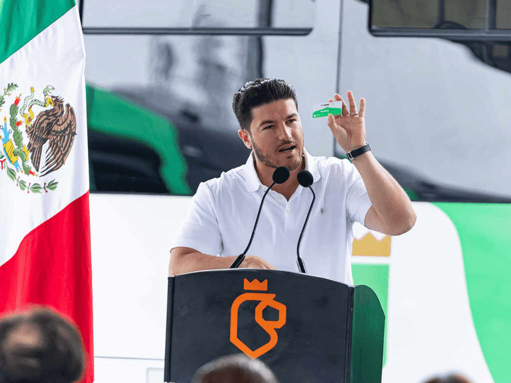 Arranca Samuel García operación de unidades de transmetro 100% eléctricas en San Bernabé