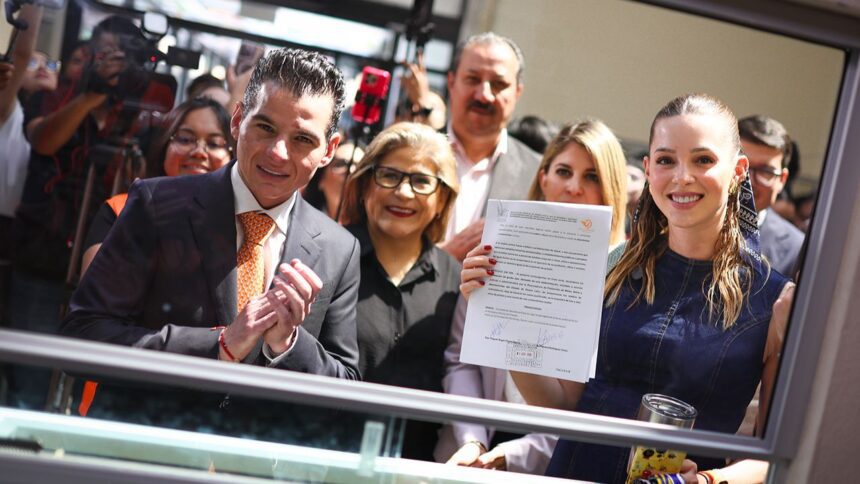 Miguel Á. Flores Serna y Mariana Rodríguez presentan iniciativa para aumentar sanciones por abandono de menores en Nuevo León