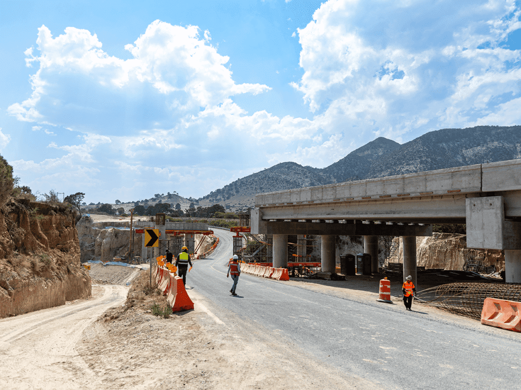 Avanza la Carretera Interserrana que impulsará el comercio exterior