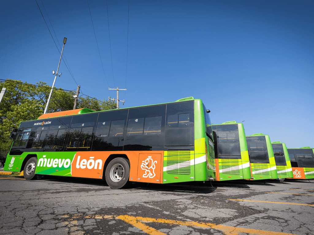 Con 25 camiones nuevos, arranca la ruta intramunicipal en Cadereyta, conectando con Juárez y Guadalupe para mejorar la movilidad en Nuevo León