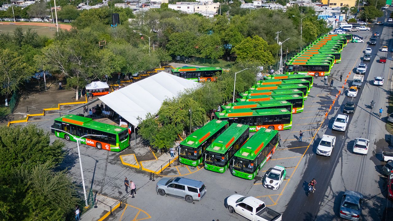 Con 25 camiones nuevos, arranca la ruta intramunicipal en Cadereyta, conectando con Juárez y Guadalupe para mejorar la movilidad en Nuevo León