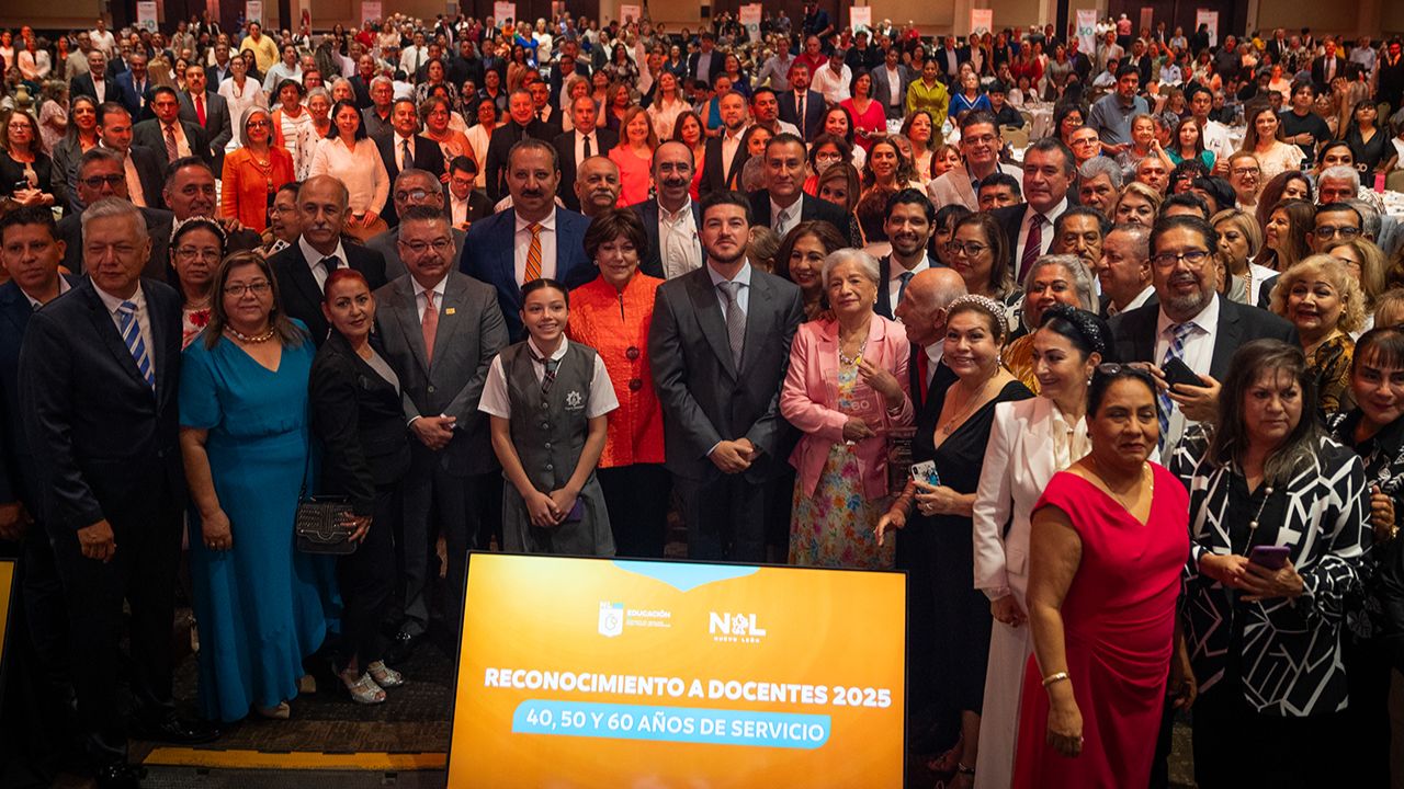 Gracias a las maestras y maestros Nuevo León es primer lugar en todo; Samuel García