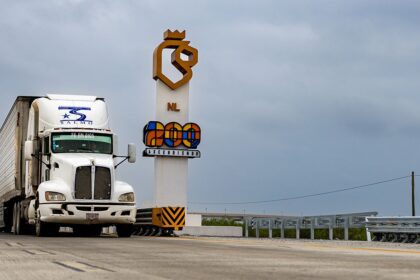 Inaugura Samuel García oficialmente, conexión de la Carretera La Gloria-Colombia y la Autopista Monterrey-Laredo