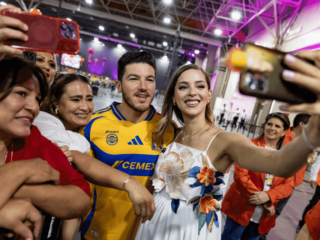 El Gobernador Samuel García y su esposa Mariana Rodríguez encabezaron el festejo del Día de las Madres en Cintermex y agradecieron a todas las mamás de Nuevo León