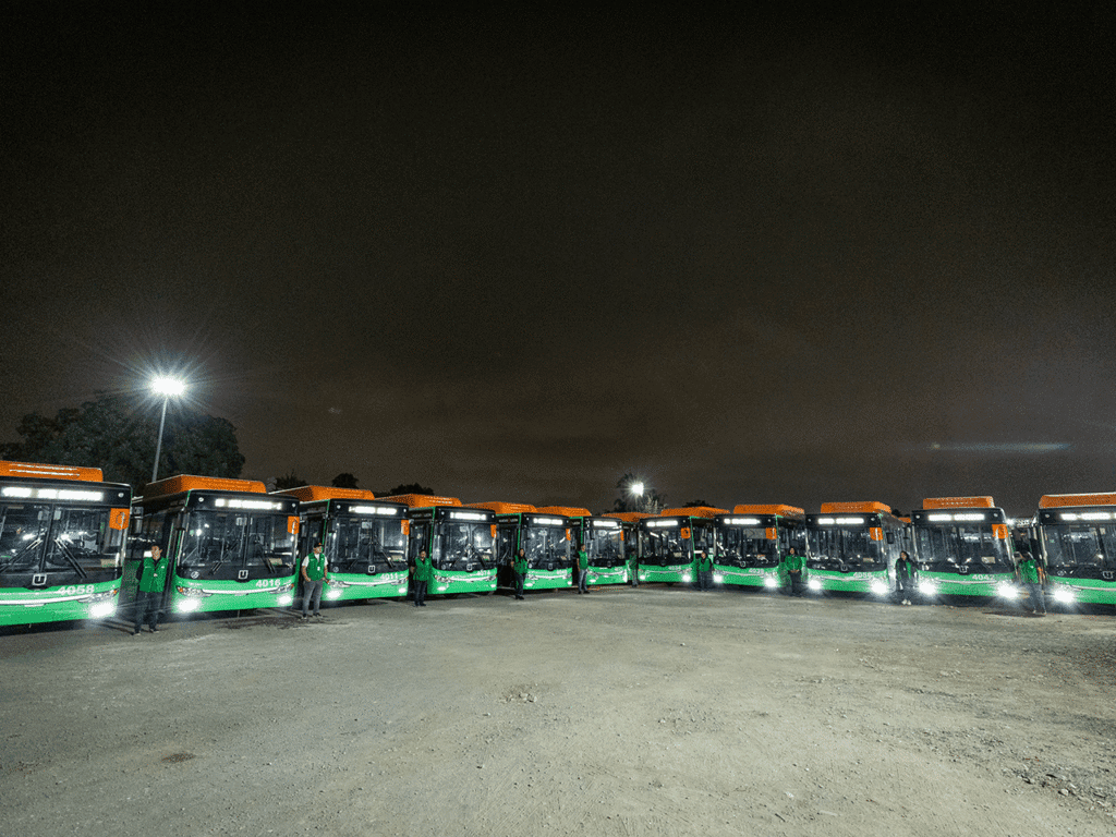 Entrega Samuel García 30 unidades nuevas para el inicio de las operaciones de la ruta 172 Cometas