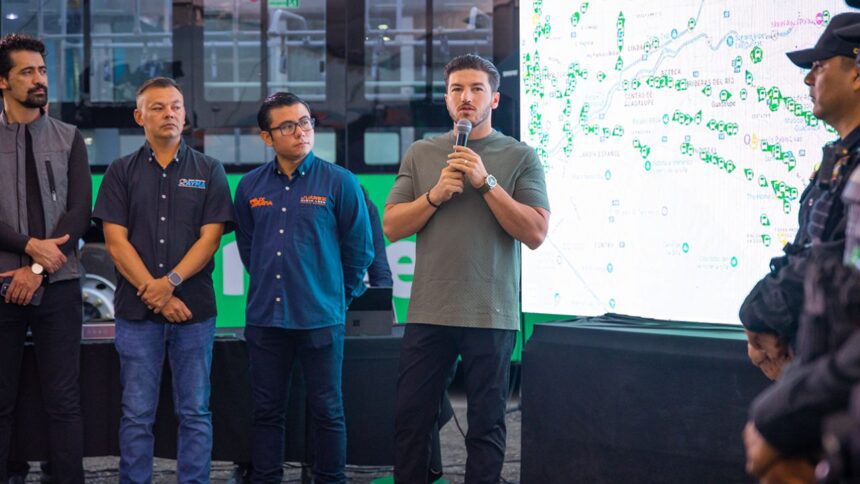 Entrega Samuel García 30 unidades nuevas para el inicio de las operaciones de la ruta 172 Cometas