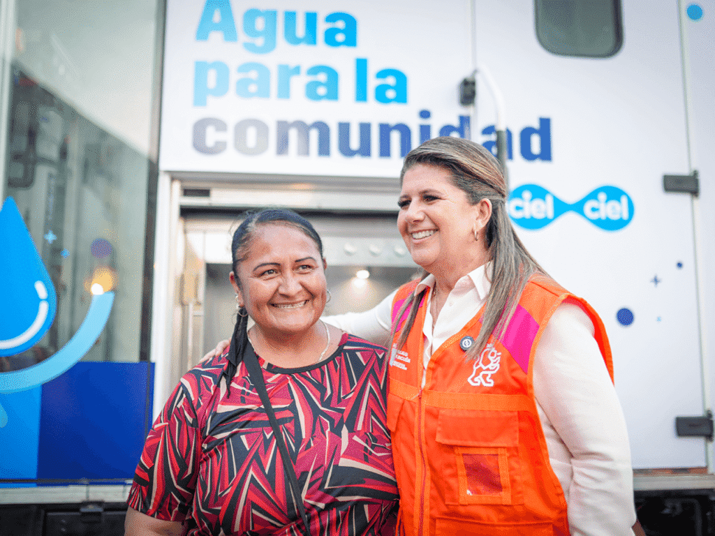 La Secretaría de Igualdad e Inclusión en un trabajo de colaboración con Arca Continental y la Fundación Coca-Cola México, ha logrado distribuir mediante una planta potabilizadora móvil más de 84 mil litros de agua potable en las comunidades más vulnerables