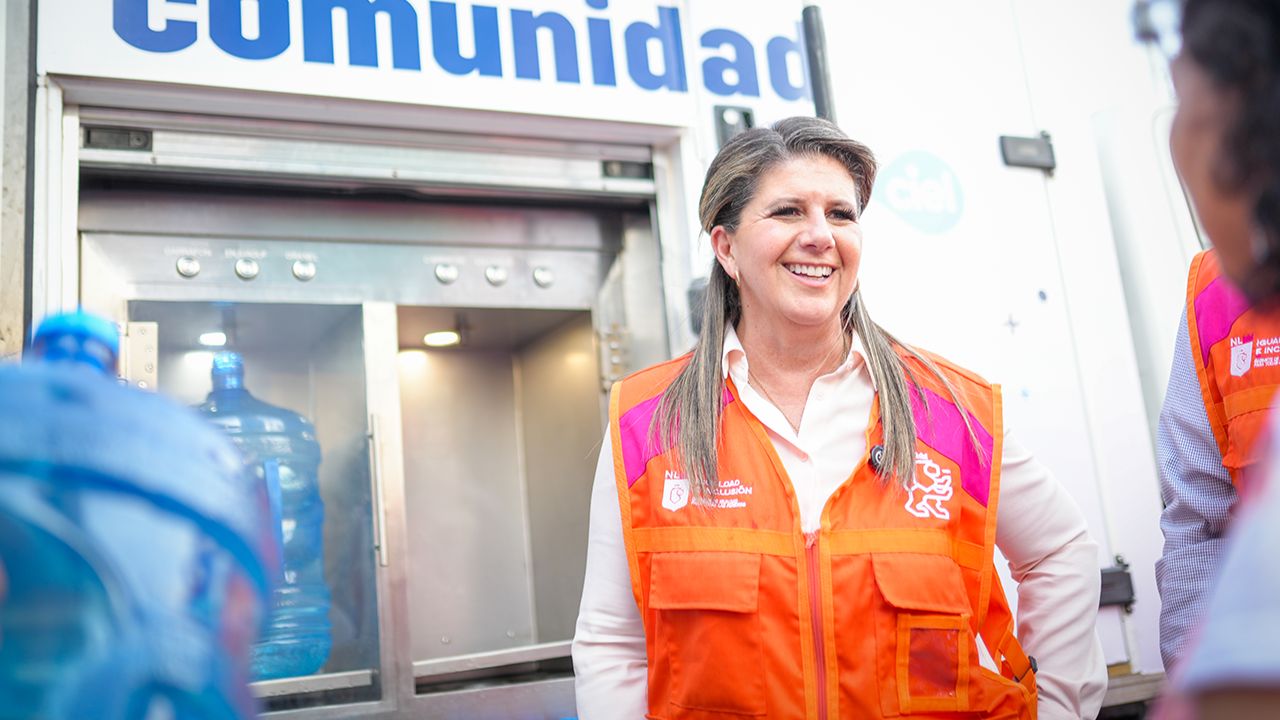 La Secretaría de Igualdad e Inclusión en un trabajo de colaboración con Arca Continental y la Fundación Coca-Cola México, ha logrado distribuir mediante una planta potabilizadora móvil más de 84 mil litros de agua potable en las comunidades más vulnerables
