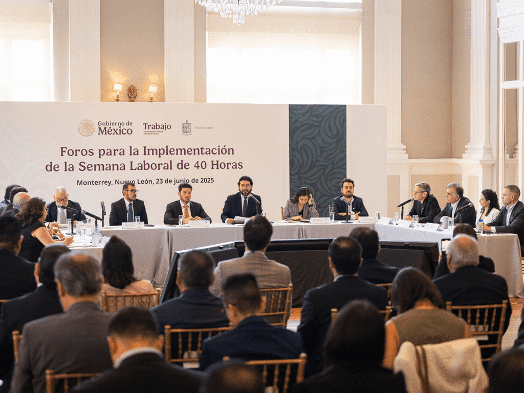 Participa Samuel García en Foro para la Implementación de la Semana Laboral de 40 horas