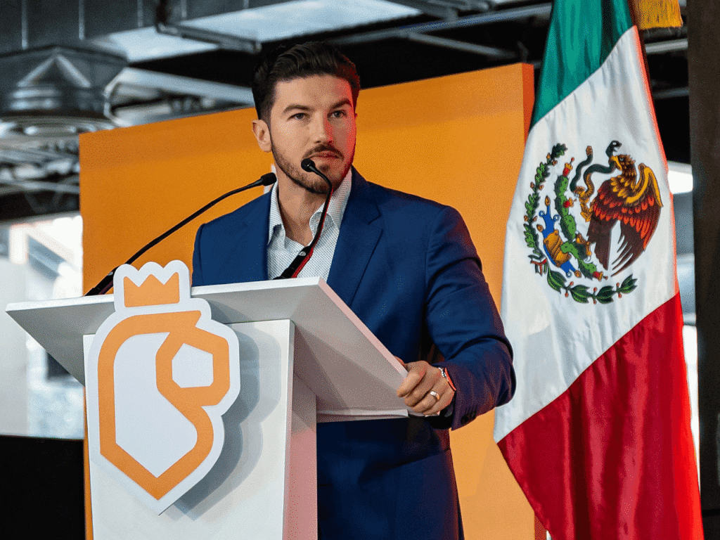 Samuel García y Mariana Rodríguez celebraron el15 aniversario del programa “Hecho en Nuevo León” impulsando el consumo local