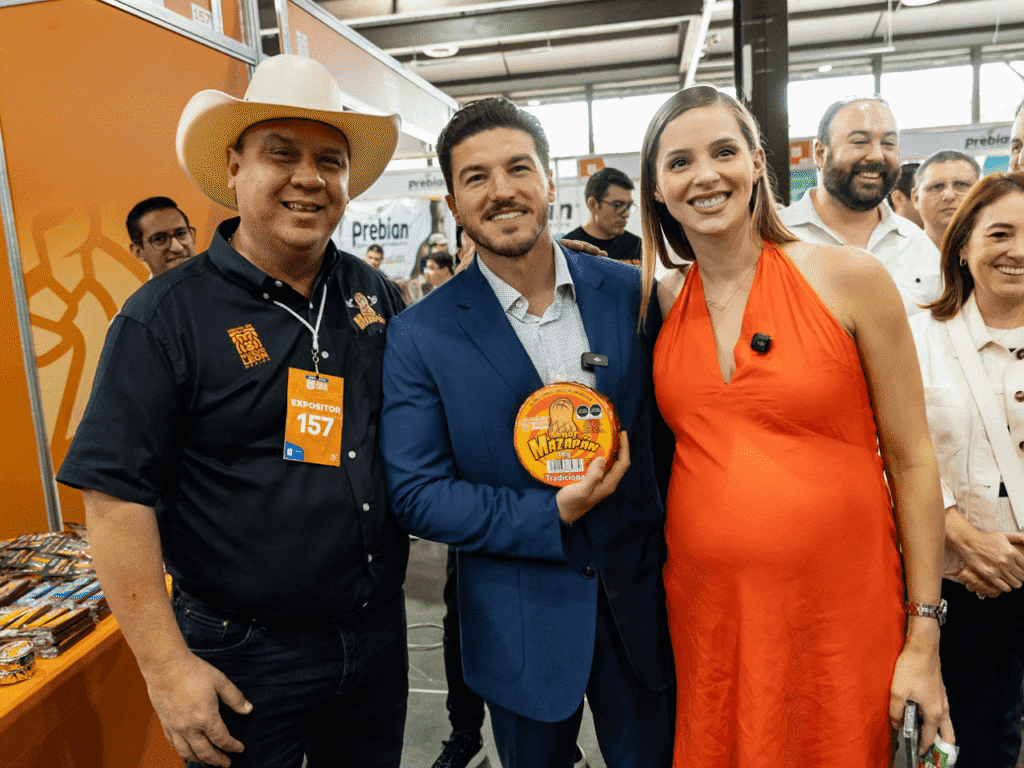 Samuel García y Mariana Rodríguez celebraron el15 aniversario del programa “Hecho en Nuevo León” impulsando el consumo local