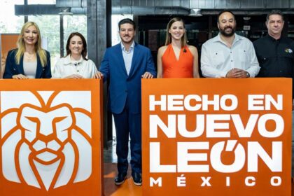 Samuel García y Mariana Rodríguez celebraron el15 aniversario del programa “Hecho en Nuevo León” impulsando el consumo local