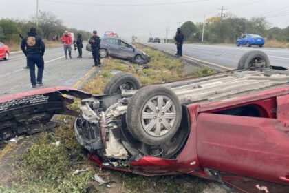 Dos volcadura consecutivas paralizan Carretera Nacional en Linares