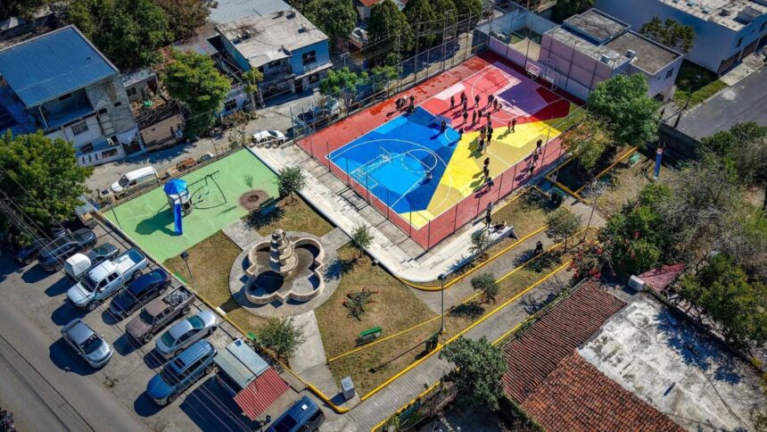 David de la Peña entrega plaza rehabilitada en La Cieneguilla