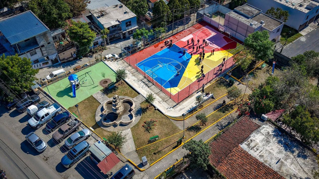 David de la Peña entrega plaza rehabilitada en La Cieneguilla