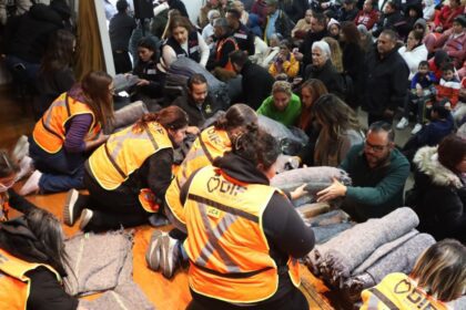 DIF Nuevo León entrega más de 2 mil cobijas en la Independencia