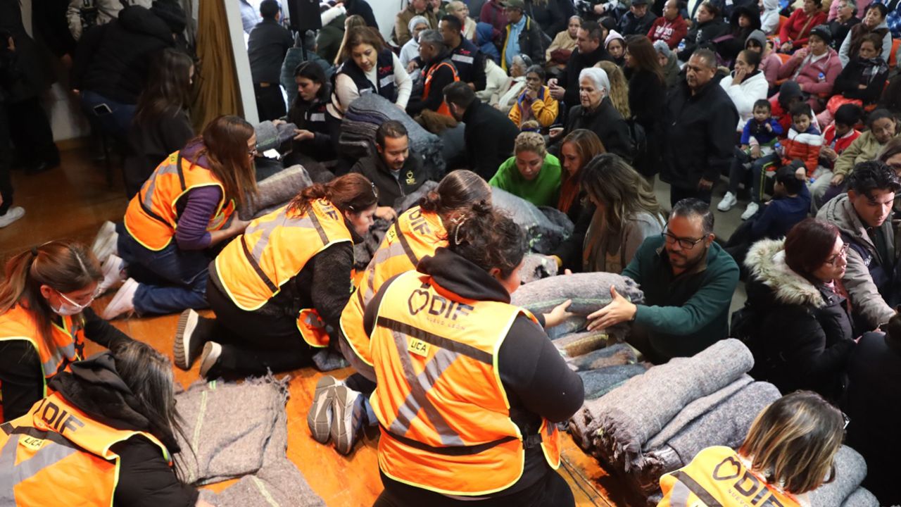 DIF Nuevo León entrega más de 2 mil cobijas en la Independencia