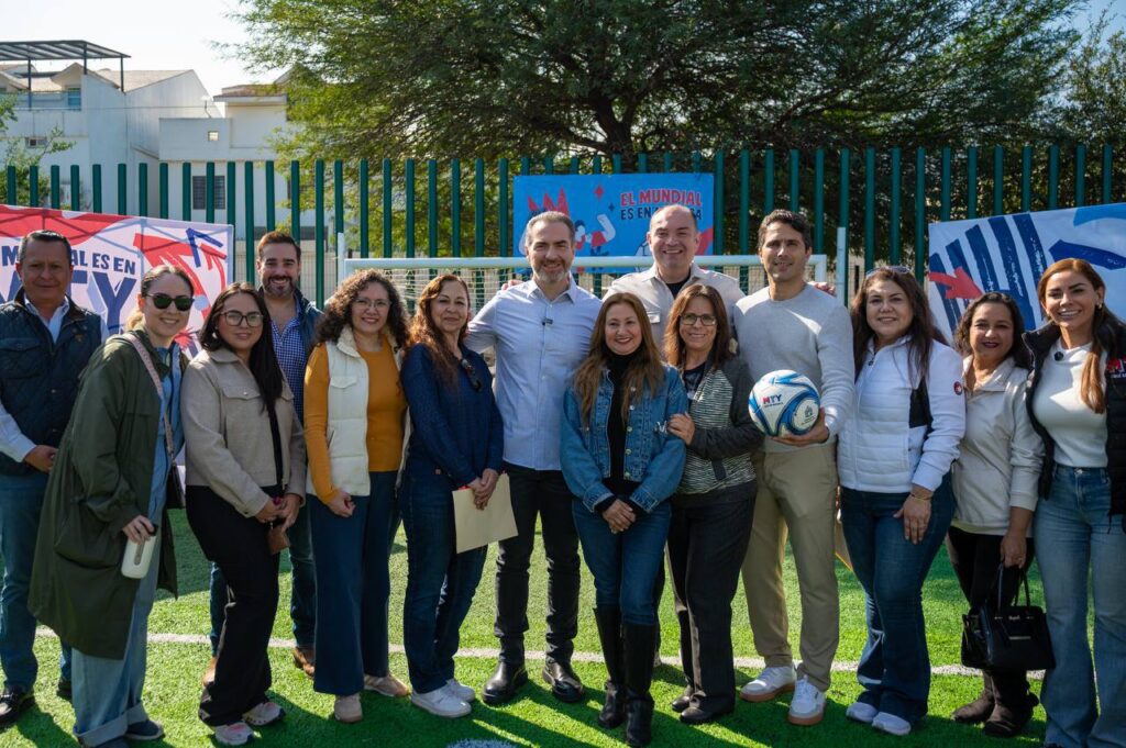 Remodelan y entregan parque en Residencial Puerta de Hierro
