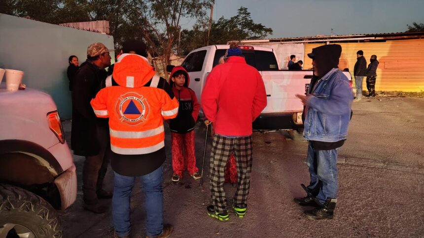 Incendio de tejabanes en Juárez moviliza a cuerpos de auxilio