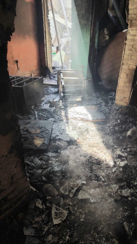 Incendio en vivienda del Centro de Monterrey por quema de basura