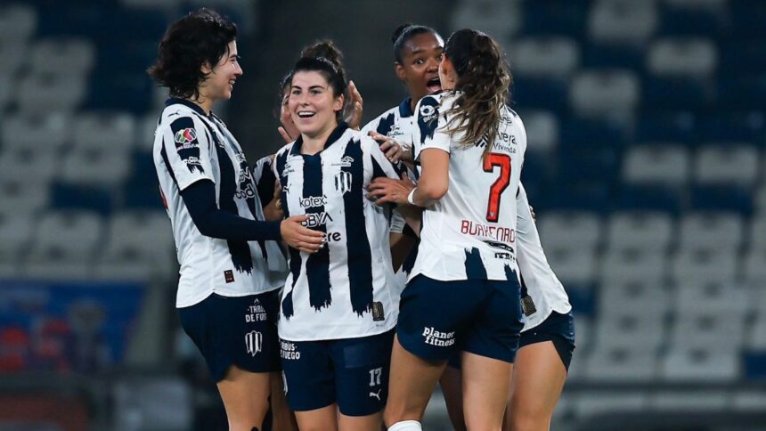 Rayadas vencen 2-1 a Cruz Azul y conservan invicto y liderato