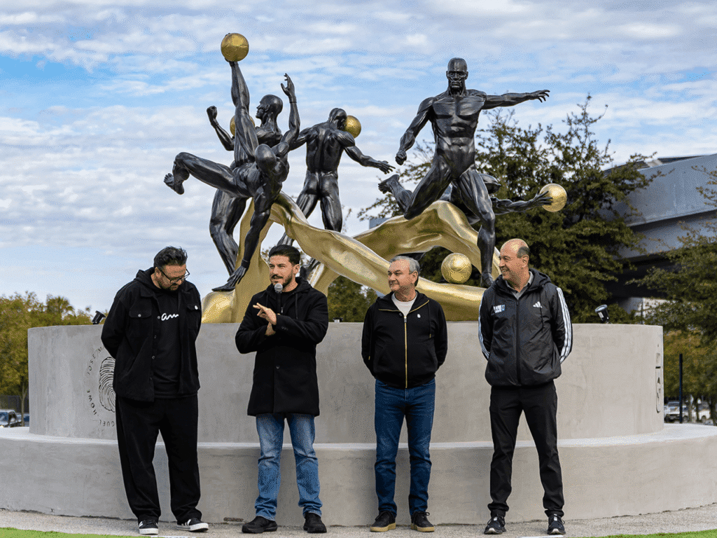 Destaca Samuel García que la escultura quedará como memoria y legado de Nuevo León en el marco de la Copa Mundial de FIFA 2026