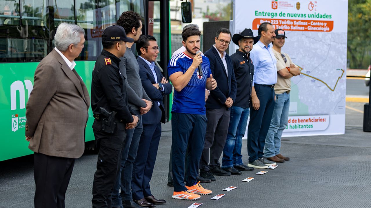 Entrega Gobernador nuevas unidades de ruta 223 que beneficiarán a más de 200 mil personas