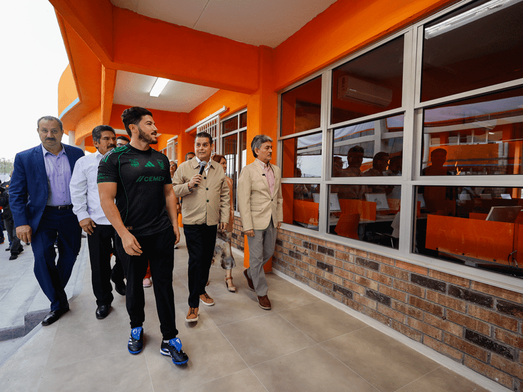 Entrega Samuel García infraestructura de nueva generación educativa en Pesquería