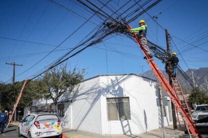 San Pedro retira 200 km de cableado aéreo en desuso