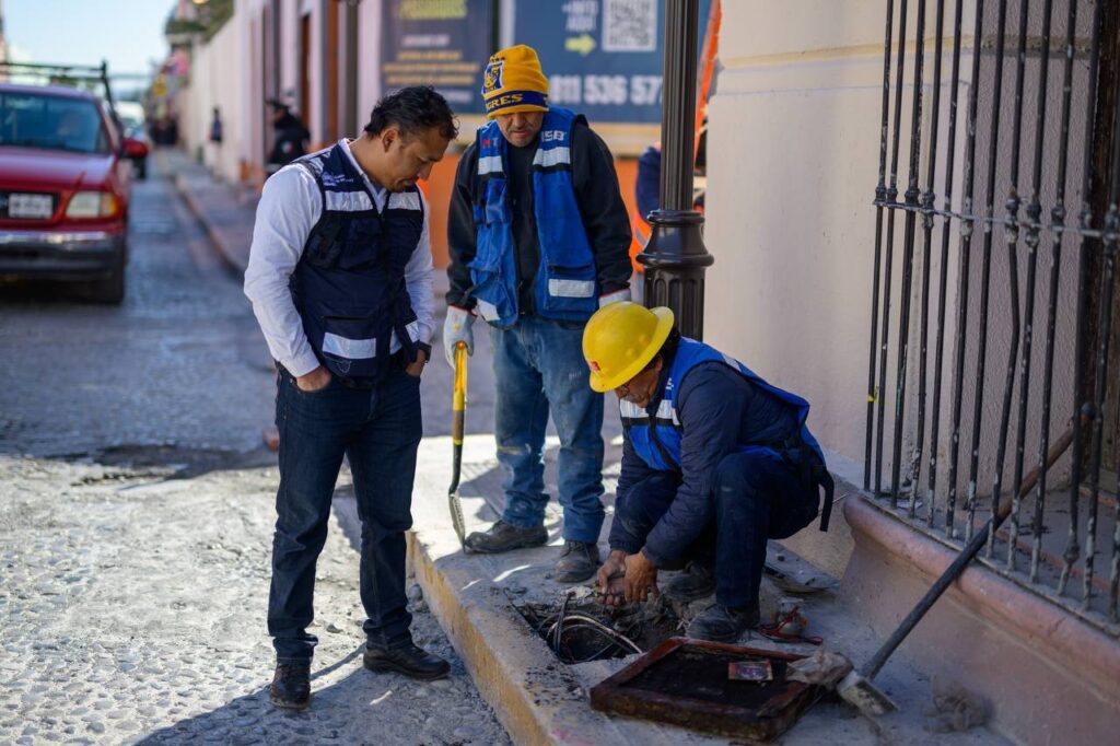 Adrián de la Garza supervisa rehabilitación del Barrio Antiguo