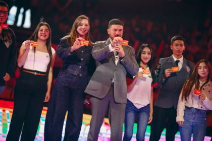 Anuncia Samuel García tarifa preferencial de 10 pesos para estudiantes en Nuevo León