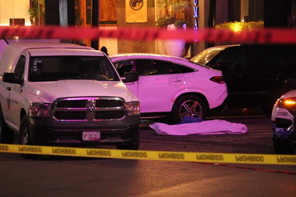 Balacera afuera de bar "Sala de Despecho" en Angelópolis deja tres fallecidos