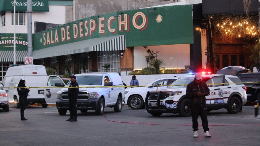Balacera afuera de bar "Sala de Despecho" en Angelópolis deja tres fallecidos