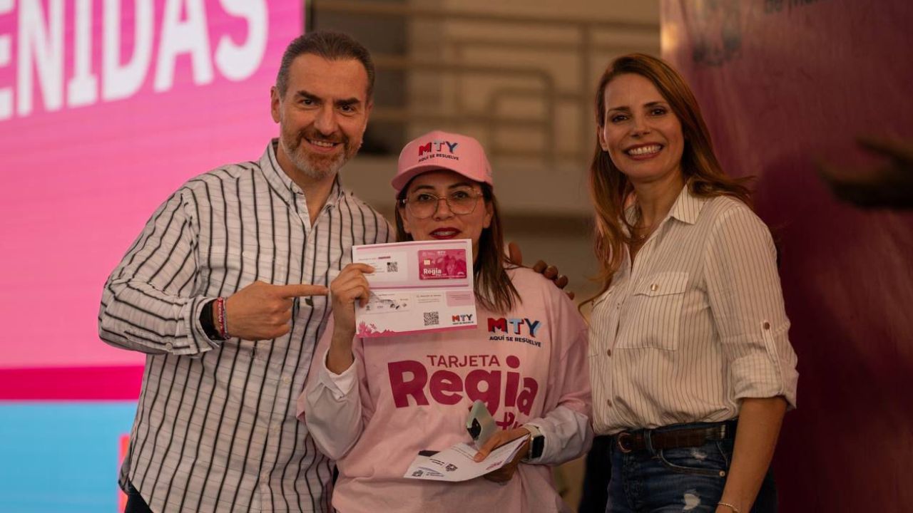 Monterrey entrega 1,500 Tarjetas Regia Plus para apoyo económico