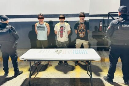 Detienen a 3 hombres con 84 dosis de droga en Monterrey