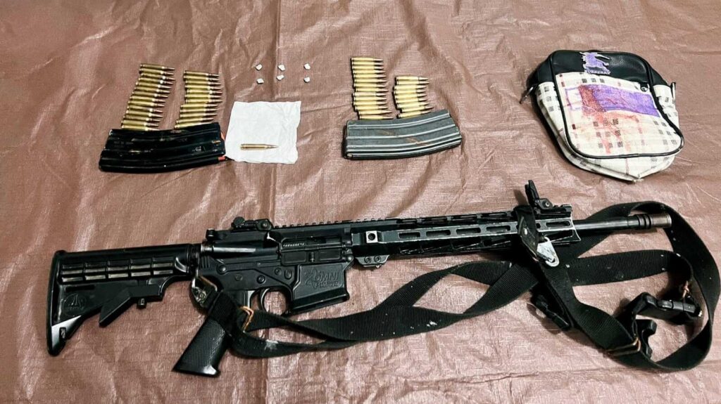 Detienen a motociclista con fusil de asalto en Guadalupe