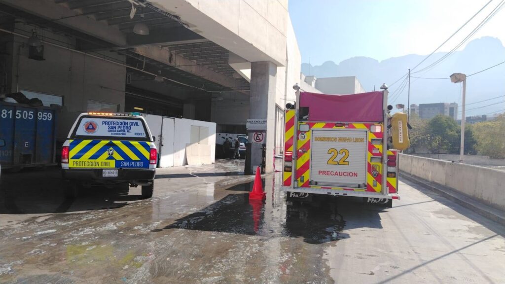 incendio en camión de valores moviliza a cuerpos de auxilio en San Pedro