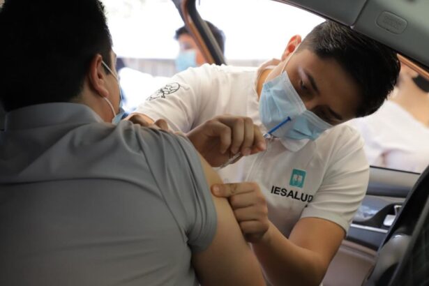 Instalan Drive-Thru contra sarampión en Estadio BBVA