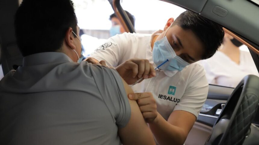 Instalan Drive-Thru contra sarampión en Estadio BBVA